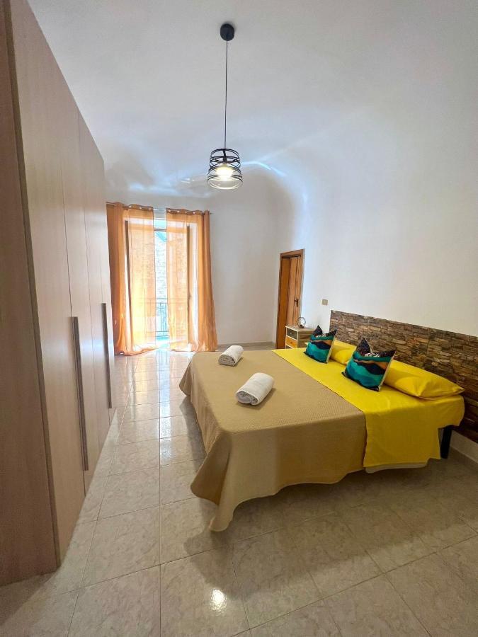 Gira Vota E Furria Villa Santo Stefano di Camastra Kültér fotó