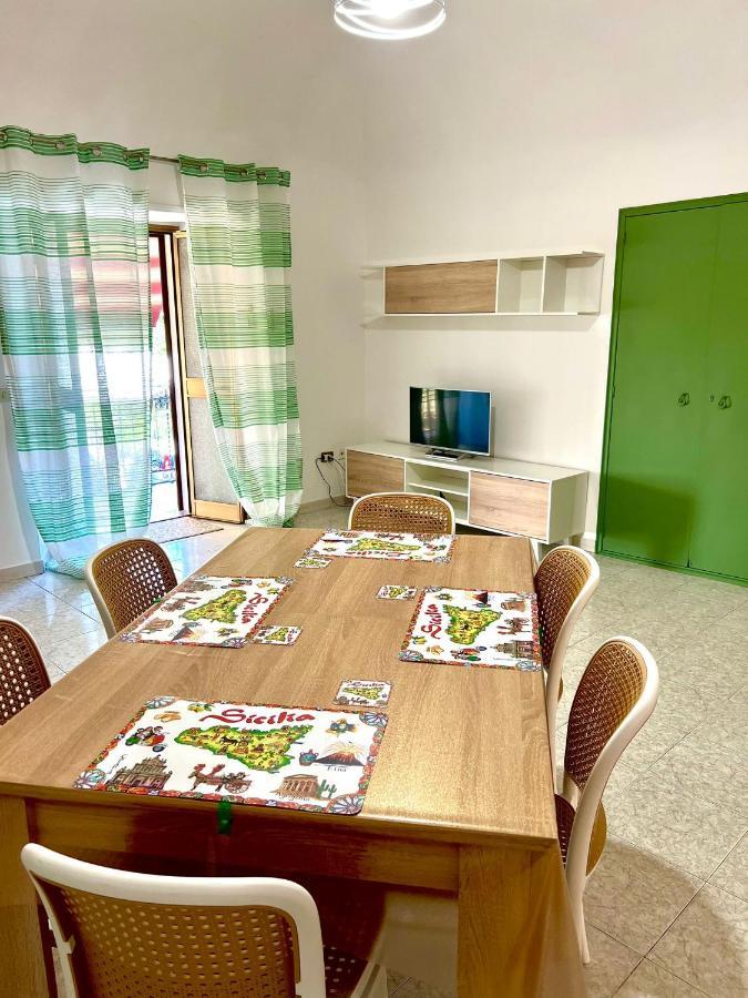 Gira Vota E Furria Villa Santo Stefano di Camastra Kültér fotó